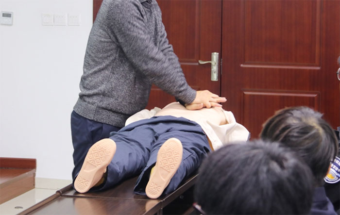 心肺复苏模型人
