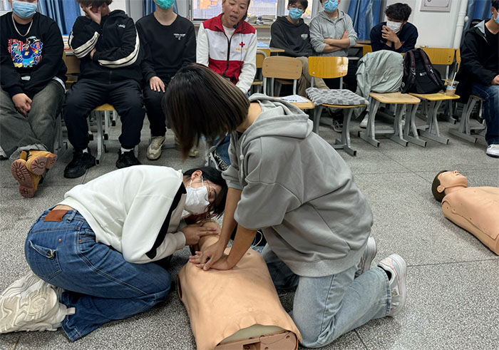 心肺复苏模拟人培训